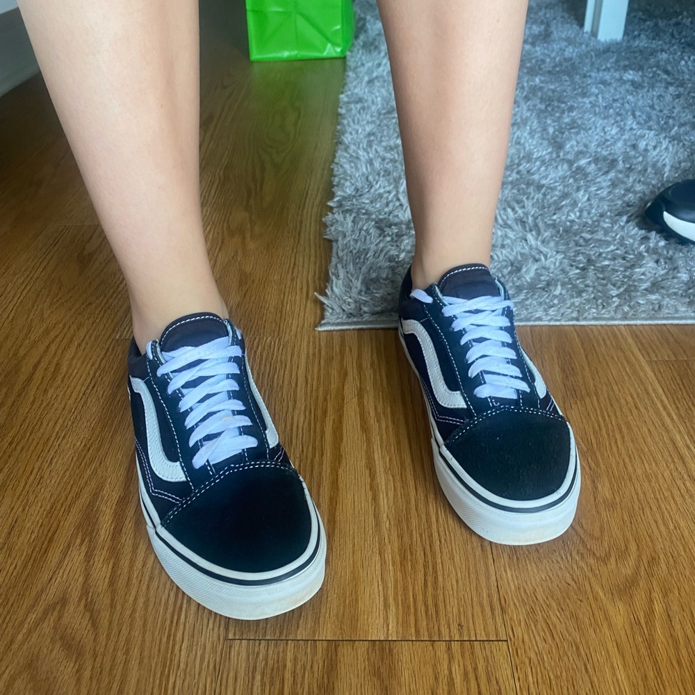 Old school Vans Tennis Shoes